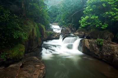 Nakhon Nayok: de Nang Rong-waterval bij Nakhon Nayok
