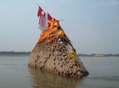 Nong Khai: de Phrathat Nong Khai in de Mekong