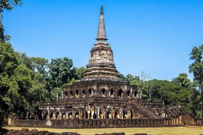 Si Satchanalai: Wat Chang Lom in het historische park van Si Satchanalai