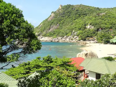 Tanote Bay met strand en heuvels, Koh Tao