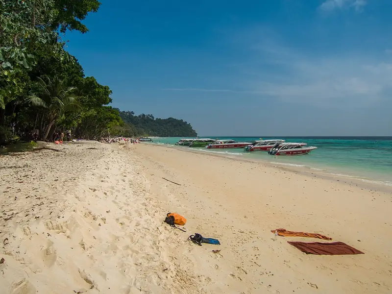 Beach with boats on Koh Rok