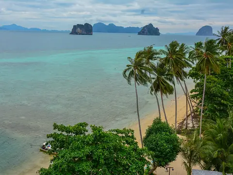 The reef off the coast of Koh Ngai (Koh Hai)