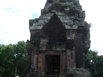 The Khmer-style prang of Wat Phra That Choeng Chum in Sakon Nakhon