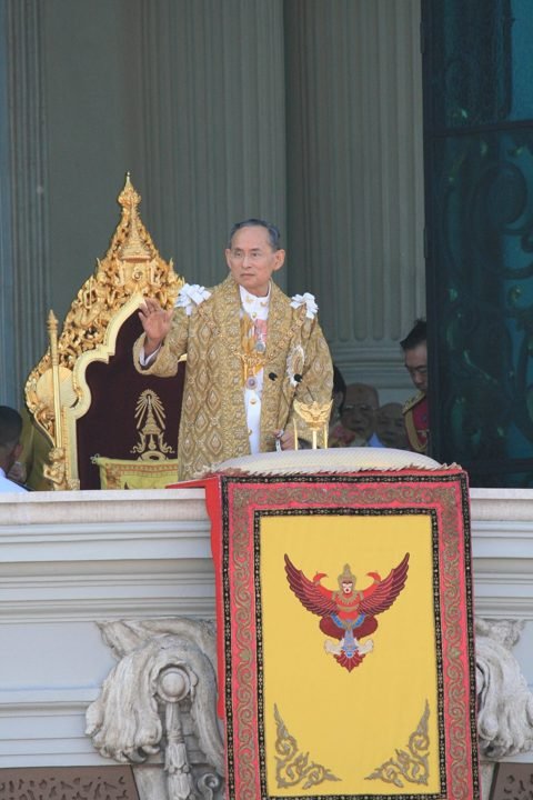 Koning Bhumibol Adulyadej, wiens verjaardag Vaderdag is