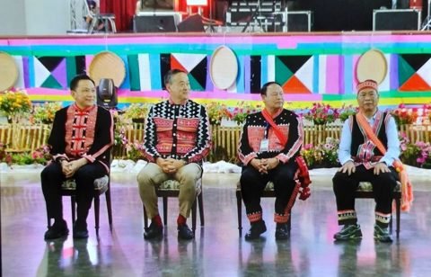 Lahu in traditionele kleding bij een Internationaal Lahu Nieuwjaar-evenement 2024