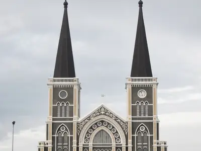 Cathedral of the Immaculate Conception
The largest Catholic church in Thailand, built in 1909, Chanthaburi