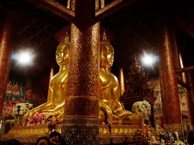 Vier Boeddhabeelden naar de vier windrichtingen, Wat Phumin (Nan)