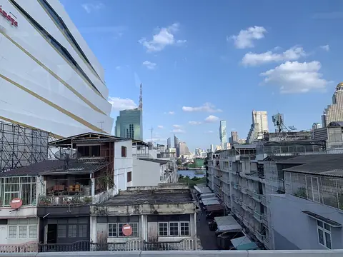 A ride on Gold Line, Bangkok