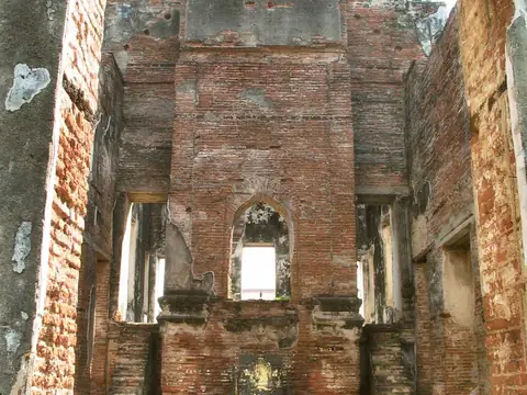 Dusit Sawan Throne Hall in Phra Narai Ratcha Nivet, palace of King Narai, Lopburi, Thailand
