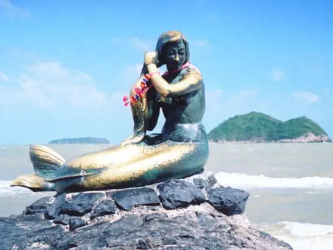 Samila Beach, Songkhla