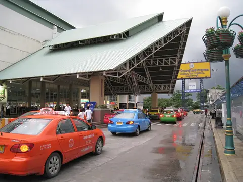 Southern Bus Terminal (Thanon Borommaratchachonnani)