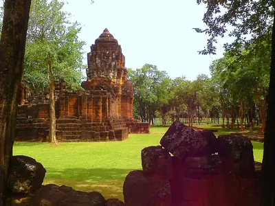 Main prang seen across the lawn, Prasat Mueang Sing