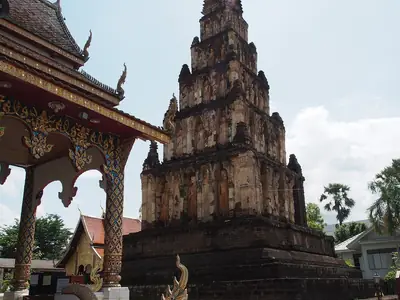 Stepped brick chedi with Buddha niches, Wat Chamadevi