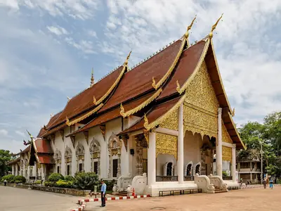 Hal in Lanna-stijl met gelaagd dak, Wat Chedi Luang