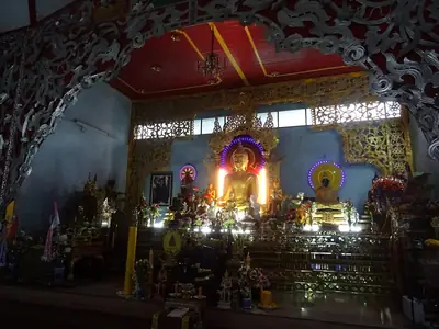 Versierd interieur van de hal, Wat Chong Kham en Wat Chong Klang (Mae Hong Son)