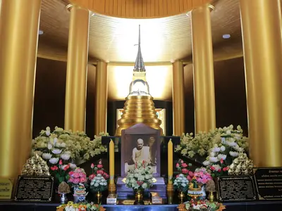 Interieur van de gedenkhal, Wat Nong Pa Phong