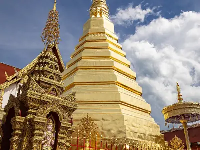 Golden Buddha statue, Wat Phra That Cho Hae (Phrae)