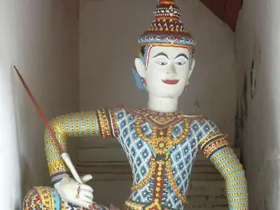 Figure in a temple niche, Wat Phra That Doi Suthep
