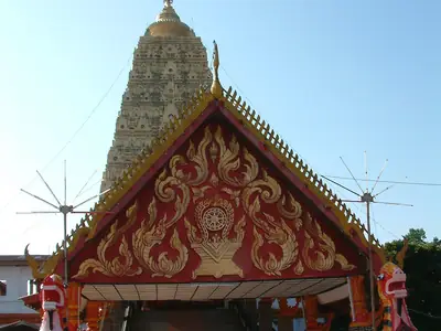 Hal met de chedi erachter, Wat Wang Wiwekaram (Sangkhlaburi)