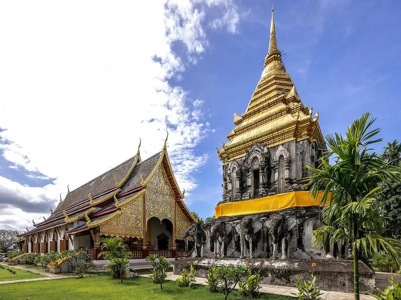 Golden chedi beside the Lanna-style hall, Wat Chiang Man