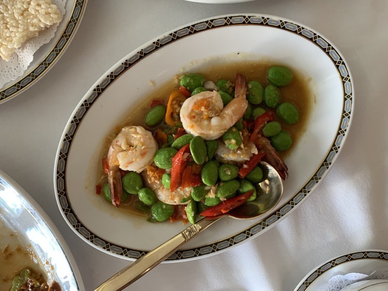 Phat sato kung (stinkbonen met garnalen) – ผัดสะตอกุ้ง (Thais gerecht)