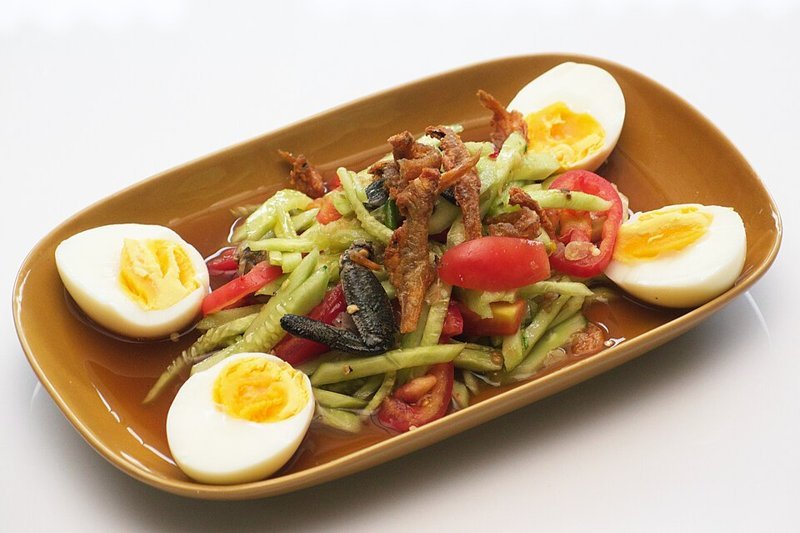 Tam taeng (komkommersalade) – ตำแตง (Thais gerecht)